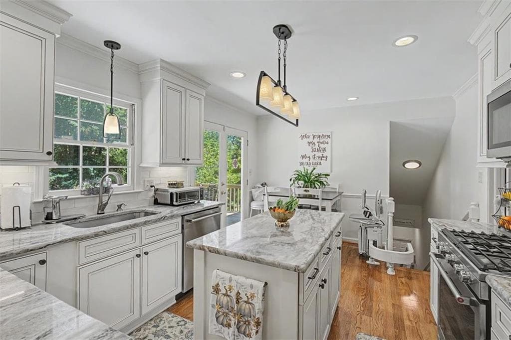 4 bedroom, 2 bathroom, 2,068 sq ft single family residence for sale at 34 Cumberland Drive, Rome, GA 30161 — photo 7