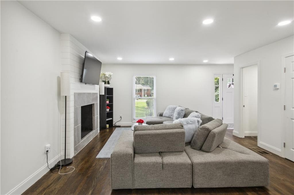 4 bedroom, 3 bathroom, 1,728 sq ft single family residence for rent at 2832 Riderwood Drive, Decatur, GA 30033 for $3,500 a month — photo 3