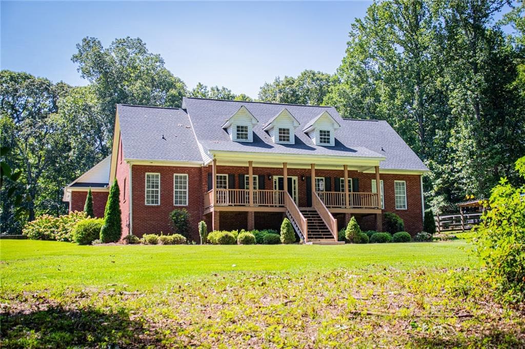 4 bedroom, 4 bathroom, 3,422 sq ft single family residence under contract at 555 Old Draketown Pass, Temple, GA 30179