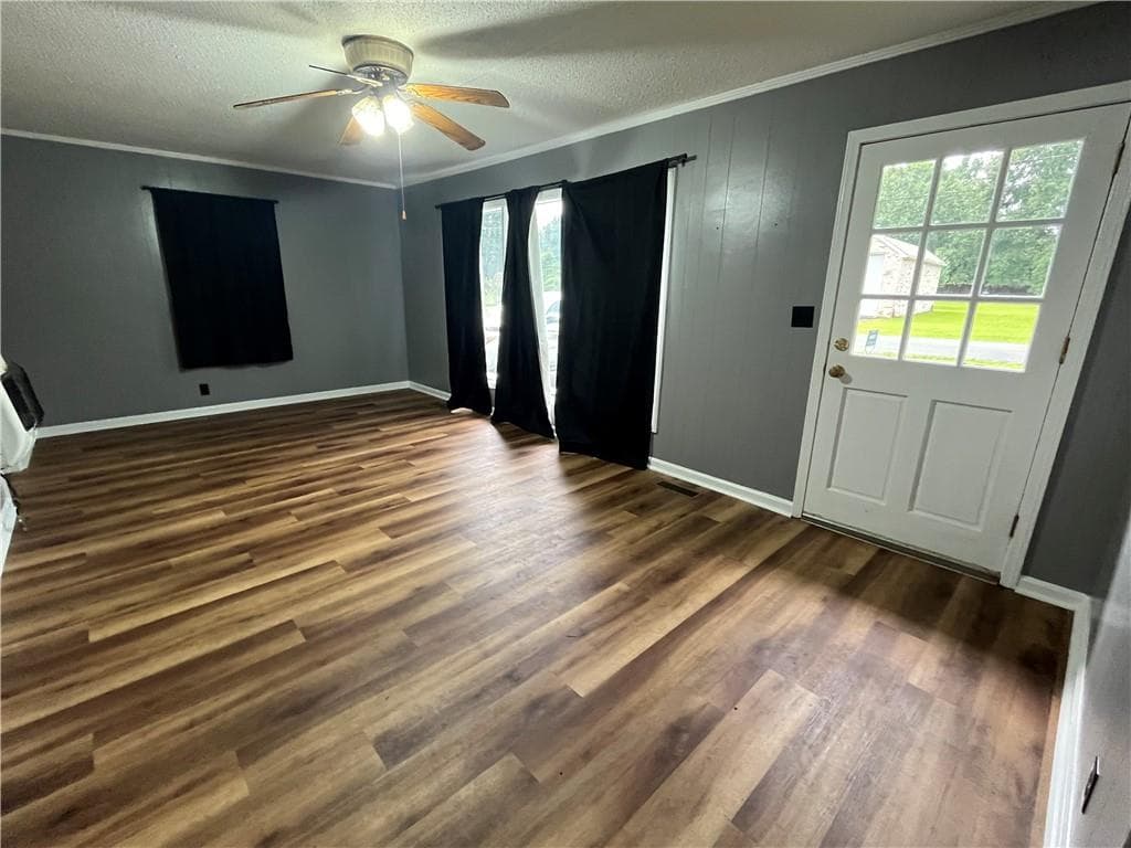 3 bedroom, 1 bathroom, 960 sq ft single family residence for sale at 85 Rollins Drive, Summerville, GA 30747 — photo 3