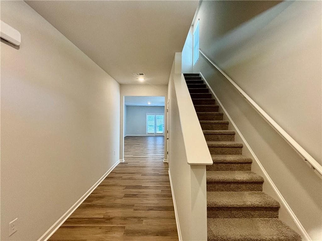 5 bedroom, 3 bathroom, 2,361 sq ft single family residence for rent at 2910 Daxton Lane, Gainesville, GA 30507 for $2,450 a month — photo 2
