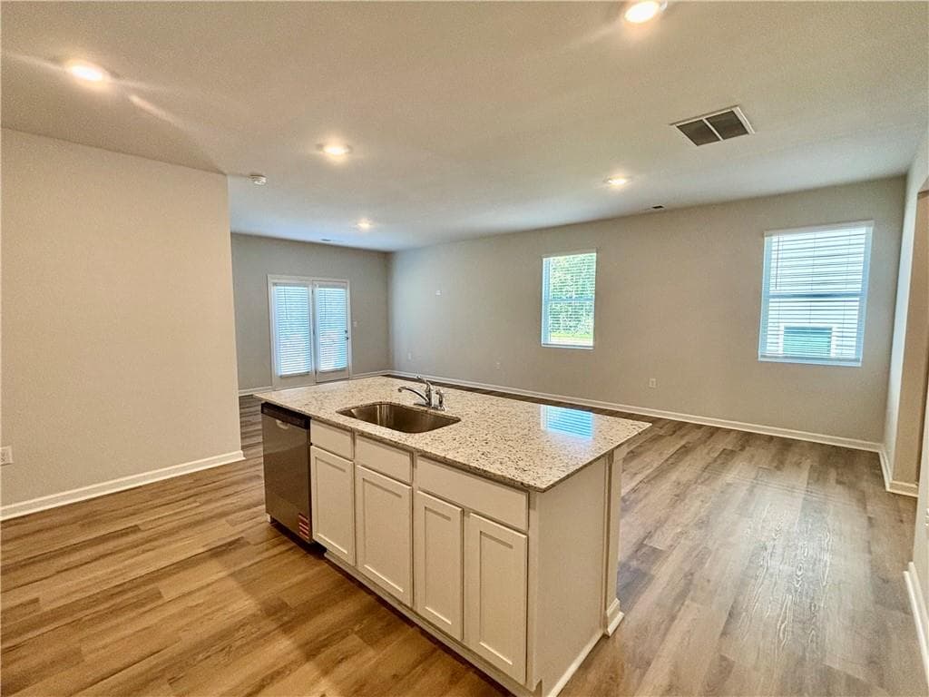 5 bedroom, 3 bathroom, 2,361 sq ft single family residence for rent at 2910 Daxton Lane, Gainesville, GA 30507 for $2,450 a month — photo 5