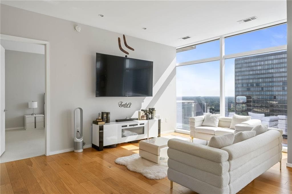 2 bedroom, 3 bathroom, 1,774 sq ft condominium for sale at 45 Ivan Allen Jr Boulevard 2501, Atlanta, GA 30308 — photo 4