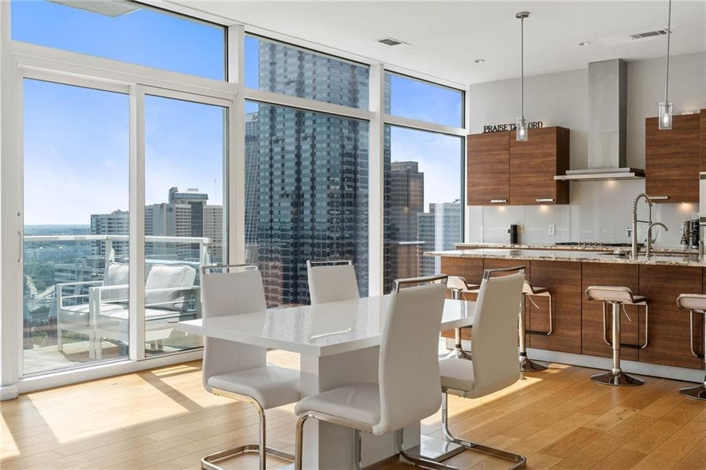 2 bedroom, 3 bathroom, 1,774 sq ft condominium for sale at 45 Ivan Allen Jr Boulevard 2501, Atlanta, GA 30308 — photo 6