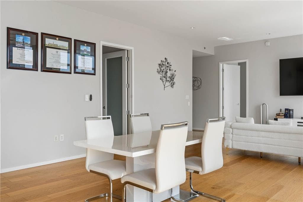 2 bedroom, 3 bathroom, 1,774 sq ft condominium for sale at 45 Ivan Allen Jr Boulevard 2501, Atlanta, GA 30308 — photo 7