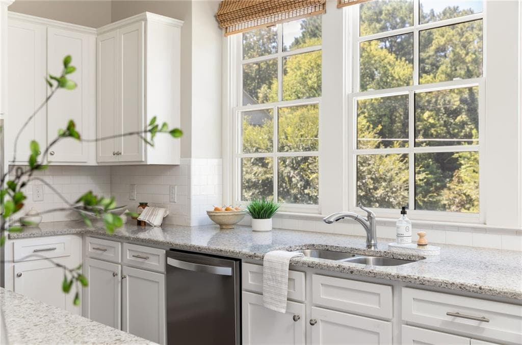 3 bedroom, 4 bathroom, 2,524 sq ft townhouse for sale at 2531 Skyland Drive, Atlanta, GA 30319 — photo 10