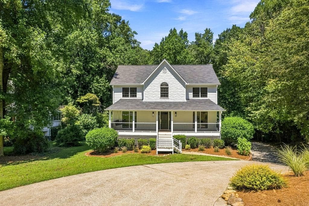 5 bedroom, 3 bathroom, 2,636 sq ft single family residence for sale at 3627 Stonehenge Way, Marietta, GA 30066