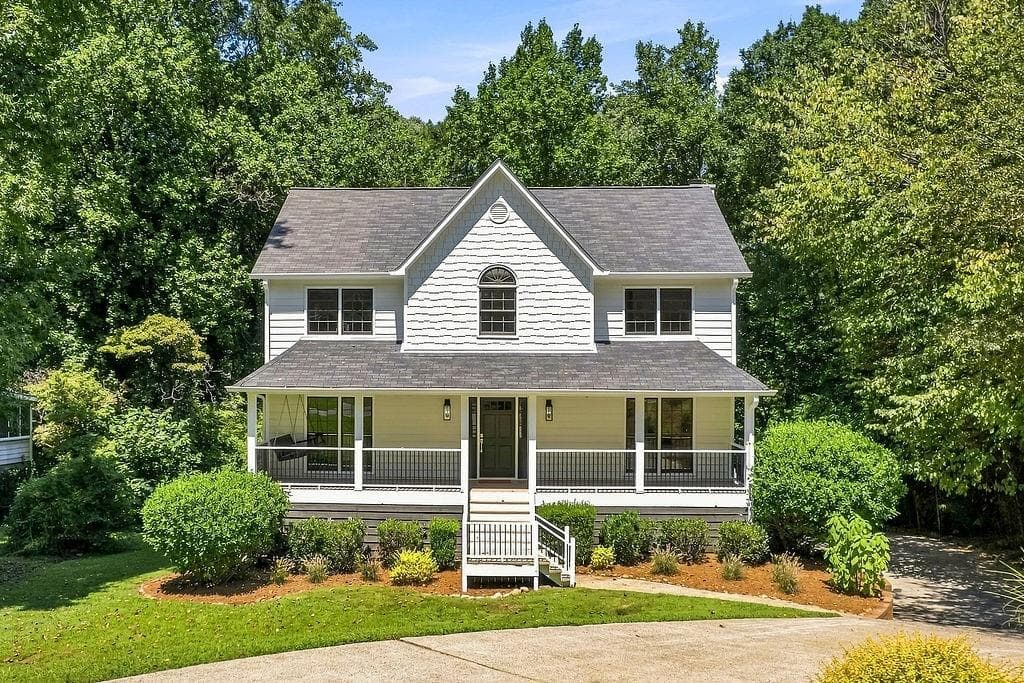 5 bedroom, 3 bathroom, 2,636 sq ft single family residence for sale at 3627 Stonehenge Way, Marietta, GA 30066 — photo 10