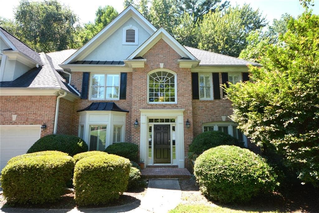 6 bedroom, 5 bathroom, 4,519 sq ft single family residence for rent at 135 Brightmore Way, Alpharetta, GA 30005 for $4,195 a month — photo 3