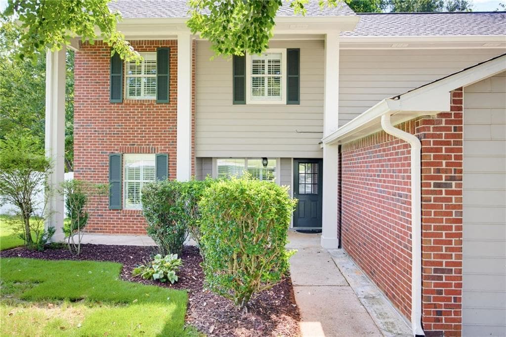 5 bedroom, 3 bathroom, 2,359 sq ft single family residence for sale at 4783 Burford Court, Acworth, GA 30102 — photo 4