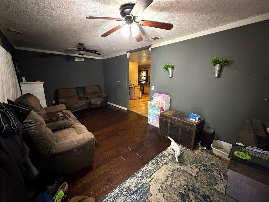 3 bedroom, 1 bathroom, 1,222 sq ft single family residence for sale at 322 Circle Drive, Calhoun, GA 30701 — photo 8