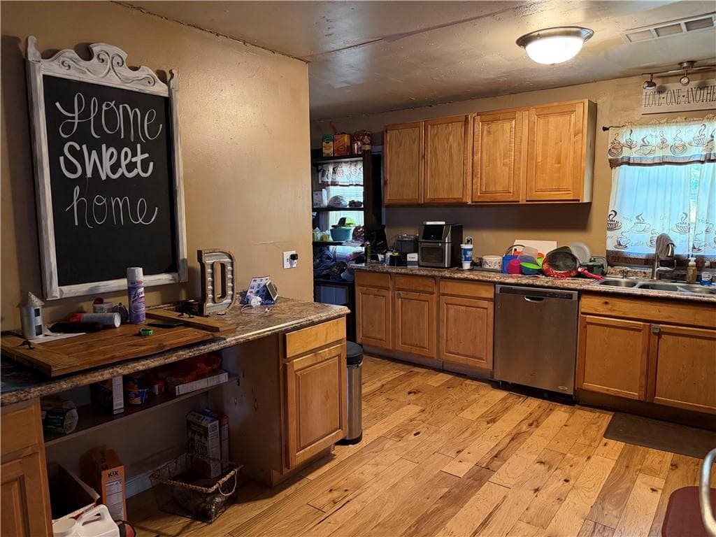 3 bedroom, 1 bathroom, 1,222 sq ft single family residence for sale at 322 Circle Drive, Calhoun, GA 30701 — photo 10