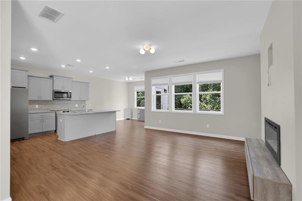 3 bedroom, 3 bathroom, 1,931 sq ft single family residence for sale at 189 Hiram Park Dr, Hiram, GA 30141 — photo 5
