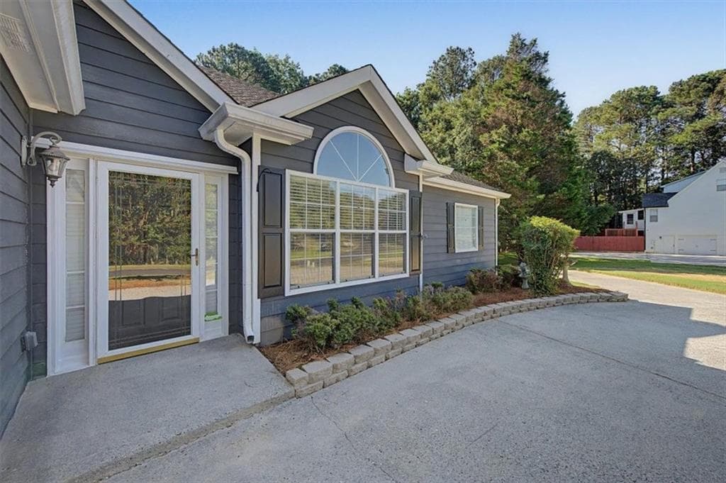 3 bedroom, 2 bathroom, 1,750 sq ft single family residence for sale at 333 Allatoona Shores Drive, Canton, GA 30114 — photo 7
