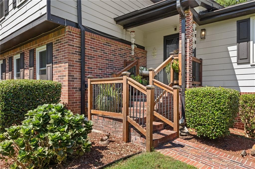 4 bedroom, 3 bathroom, 2,538 sq ft single family residence for sale at 229 Coeur Place, Lilburn, GA 30047 — photo 2