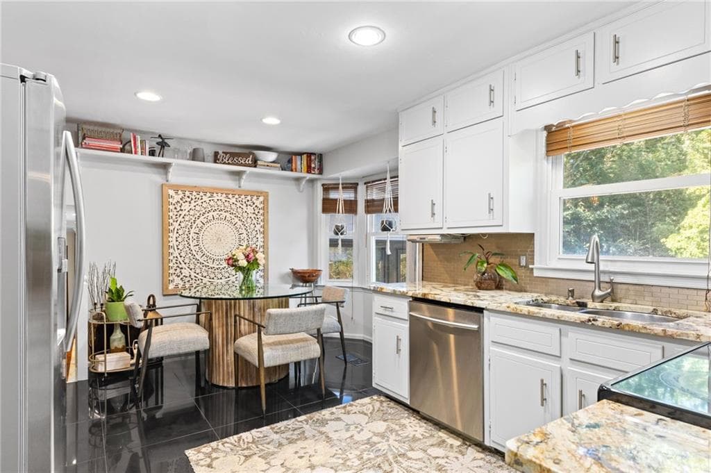 4 bedroom, 3 bathroom, 2,538 sq ft single family residence for sale at 229 Coeur Place, Lilburn, GA 30047 — photo 10