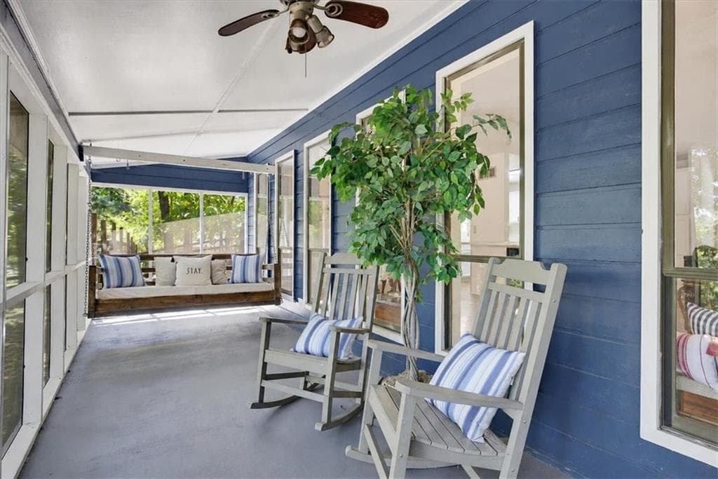4 bedroom, 3 bathroom, 2,385 sq ft single family residence under contract at 1055 Acworth Due West Road, Kennesaw, GA 30152 — photo 5