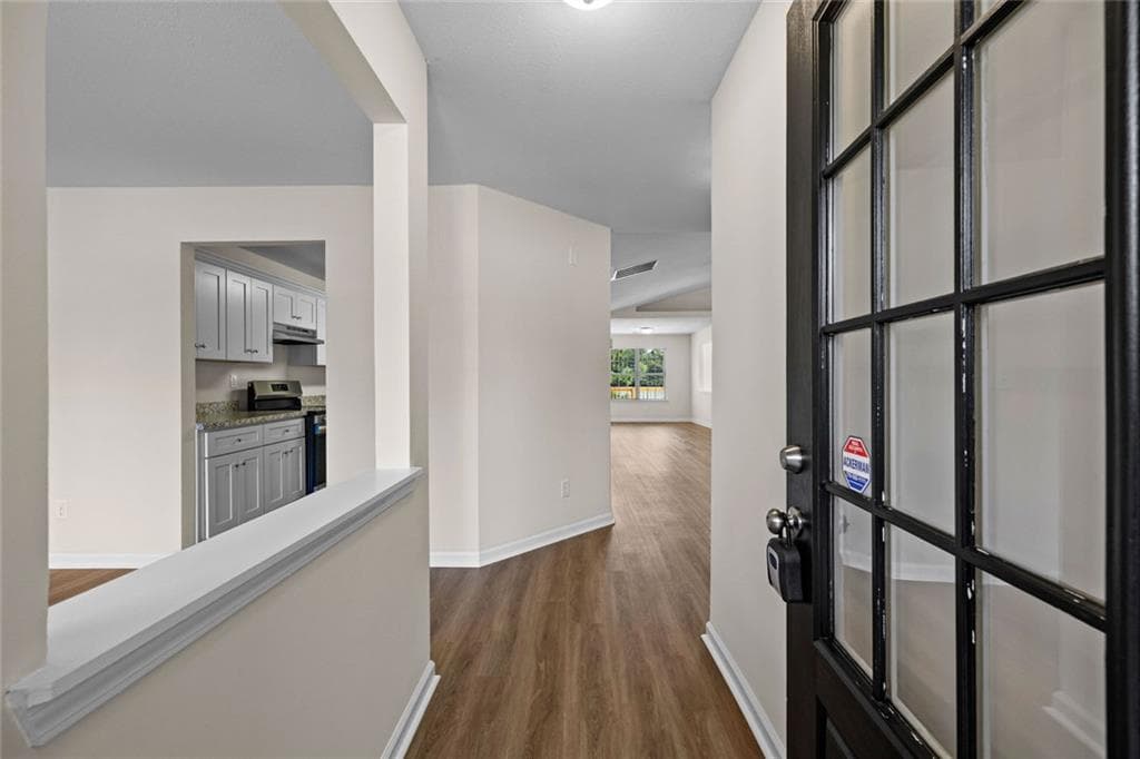 3 bedroom, 2 bathroom, 1,986 sq ft single family residence under contract at 55 Lakeside Point, Covington, GA 30016 — photo 6