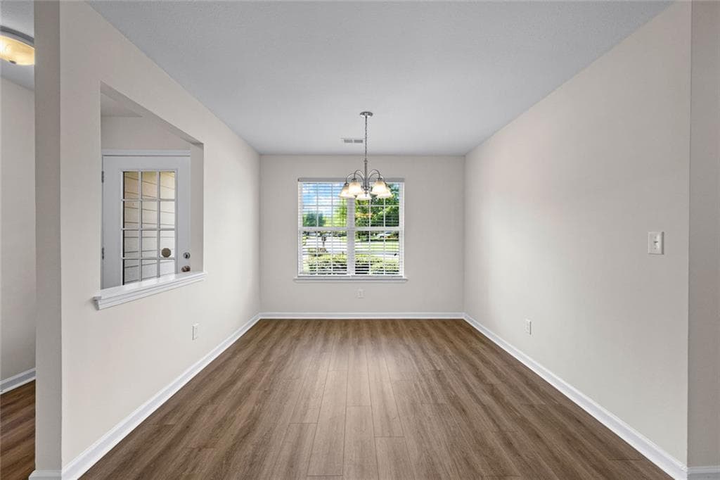 3 bedroom, 2 bathroom, 1,986 sq ft single family residence under contract at 55 Lakeside Point, Covington, GA 30016 — photo 7