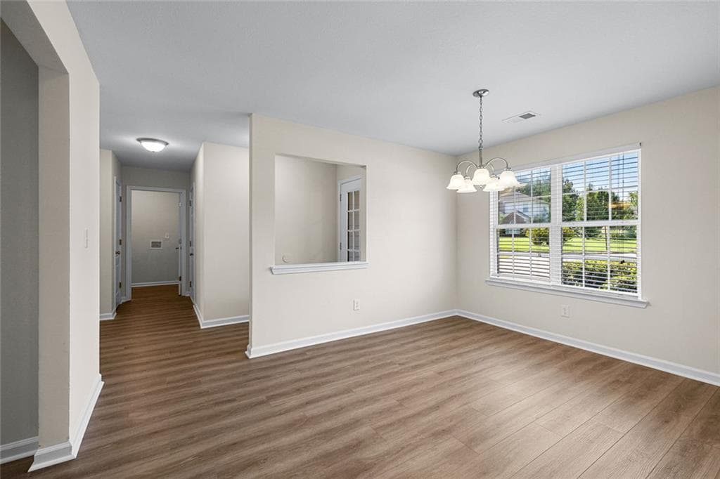 3 bedroom, 2 bathroom, 1,986 sq ft single family residence under contract at 55 Lakeside Point, Covington, GA 30016 — photo 8