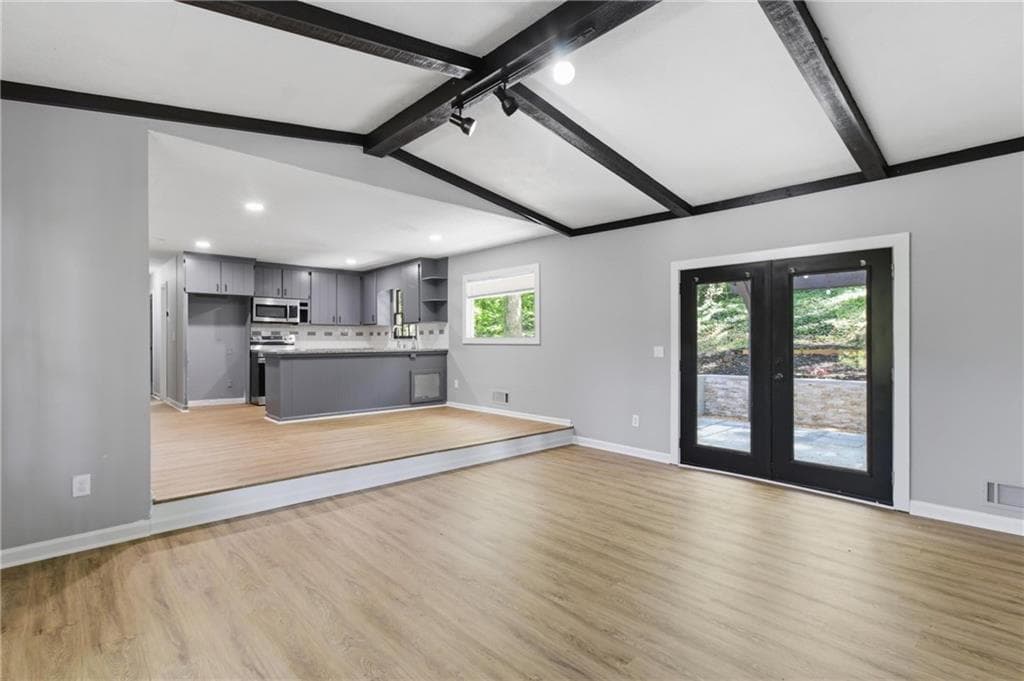 3 bedroom, 2 bathroom, 2,026 sq ft single family residence for sale at 562 Hidden Hills Court, Marietta, GA 30066 — photo 3