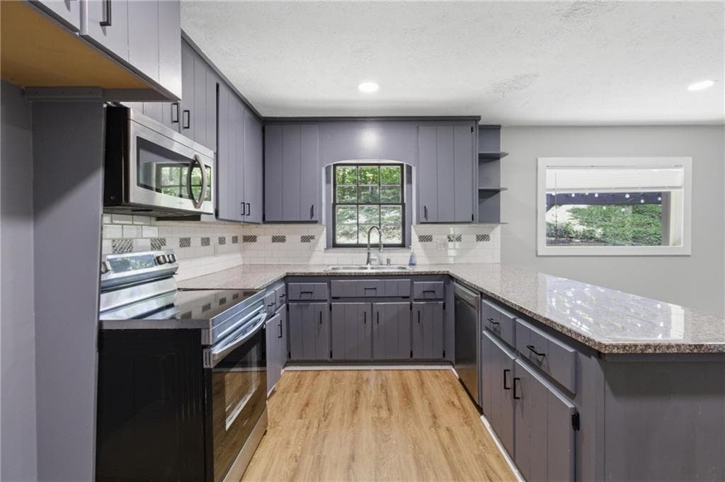 3 bedroom, 2 bathroom, 2,026 sq ft single family residence for sale at 562 Hidden Hills Court, Marietta, GA 30066 — photo 4
