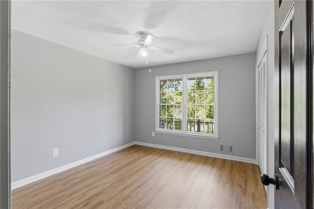 3 bedroom, 2 bathroom, 2,026 sq ft single family residence for sale at 562 Hidden Hills Court, Marietta, GA 30066 — photo 8