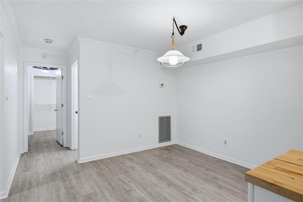 2 bedroom, 2 bathroom, 1,150 sq ft condominium for sale at 2052 Brian Way, Decatur, GA 30033 — photo 2