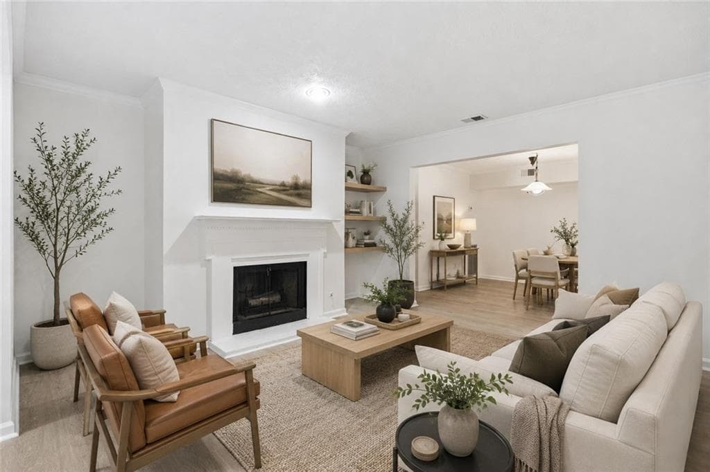 2 bedroom, 2 bathroom, 1,150 sq ft condominium for sale at 2052 Brian Way, Decatur, GA 30033 — photo 3