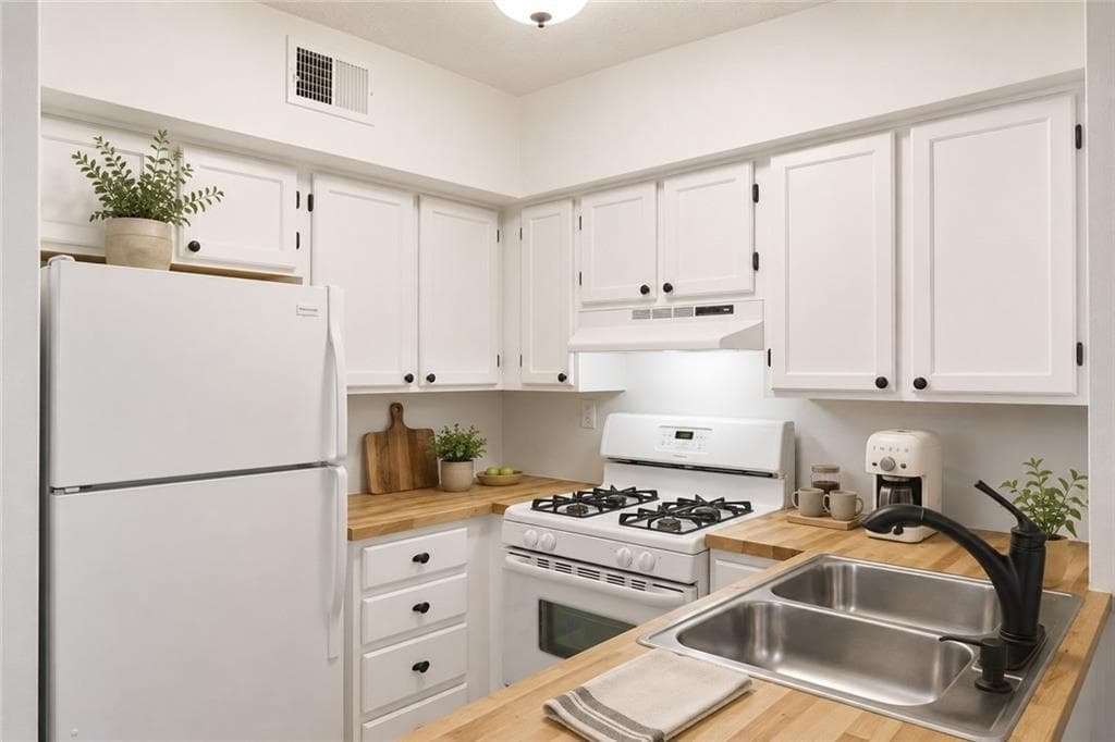 2 bedroom, 2 bathroom, 1,150 sq ft condominium for sale at 2052 Brian Way, Decatur, GA 30033 — photo 8