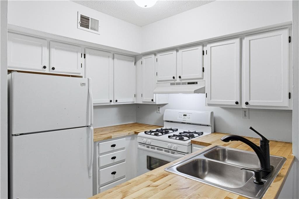 2 bedroom, 2 bathroom, 1,150 sq ft condominium for sale at 2052 Brian Way, Decatur, GA 30033 — photo 9