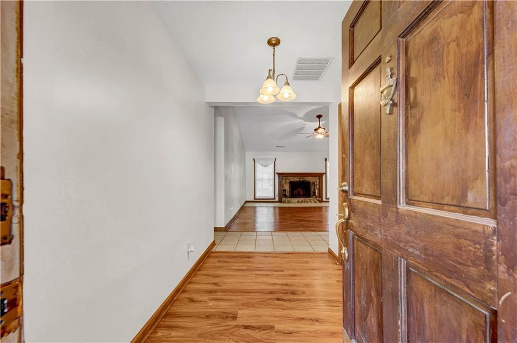 3 bedroom, 2 bathroom, 1,802 sq ft single family residence for sale at 607 Stonemill Manor, Lithonia, GA 30058 — photo 4