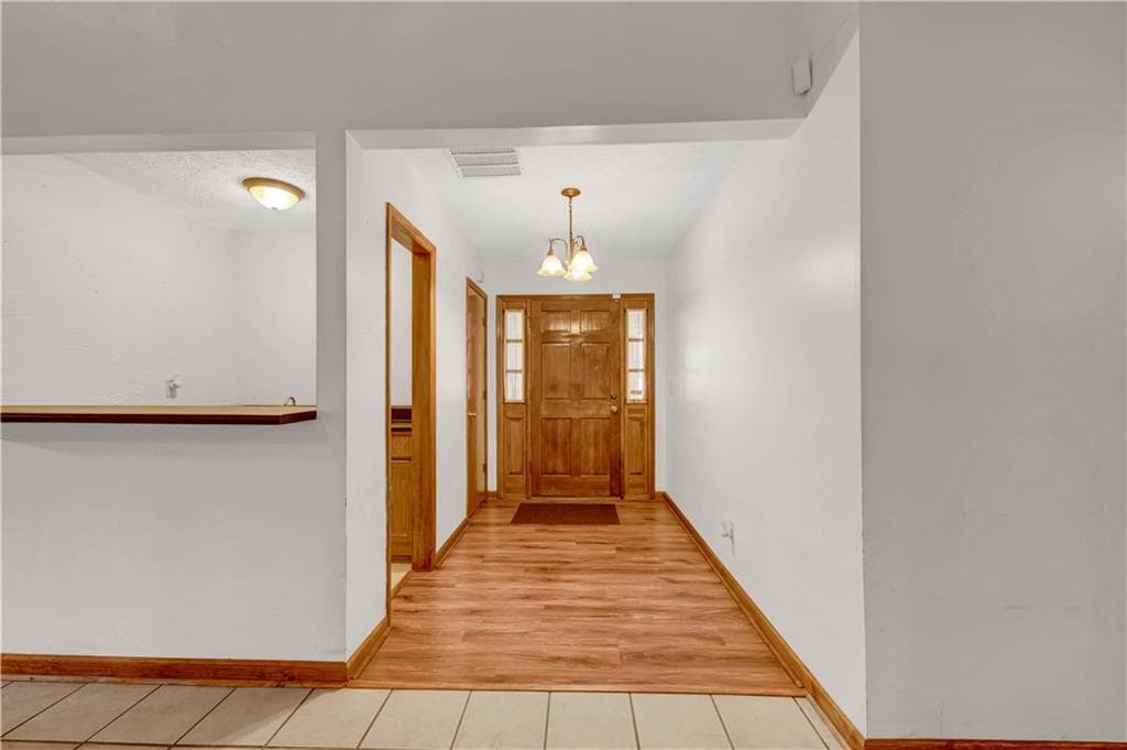 3 bedroom, 2 bathroom, 1,802 sq ft single family residence for sale at 607 Stonemill Manor, Lithonia, GA 30058 — photo 6