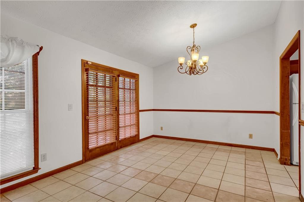 3 bedroom, 2 bathroom, 1,802 sq ft single family residence for sale at 607 Stonemill Manor, Lithonia, GA 30058 — photo 8