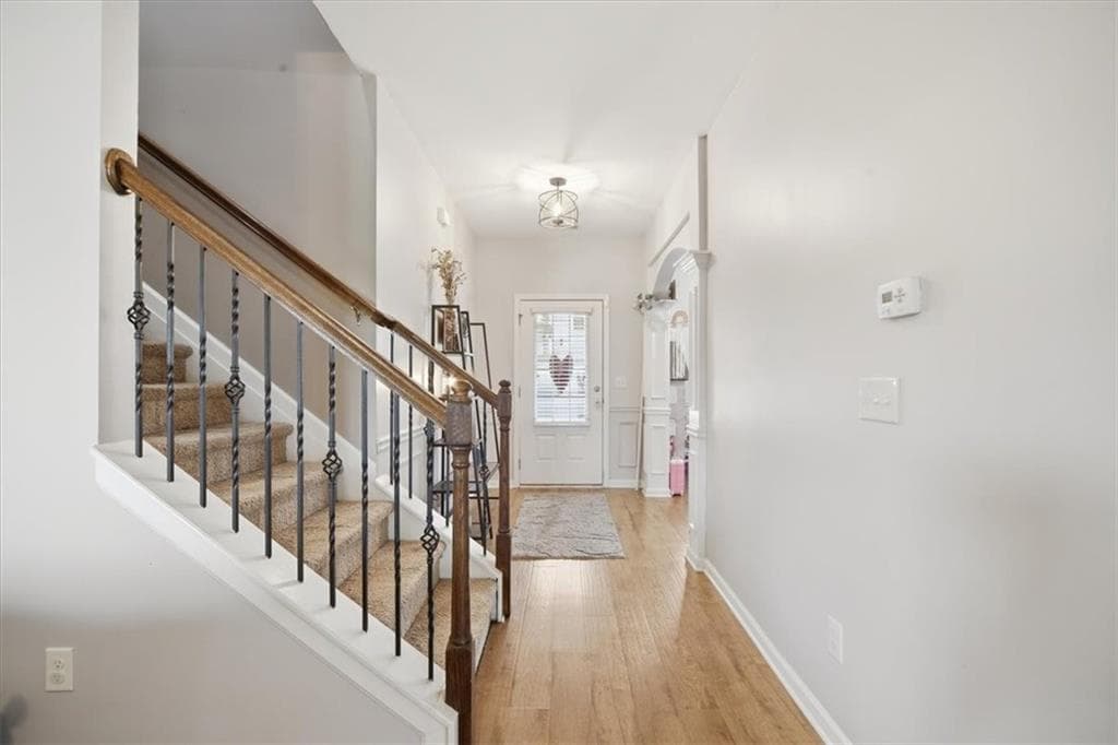 5 bedroom, 3 bathroom, 2,193 sq ft single family residence for sale at 5050 Glencliff Drive, Buford, GA 30518 — photo 7