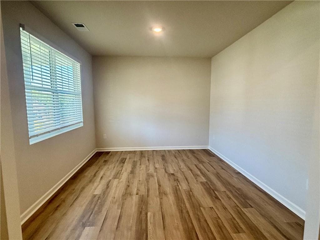 5 bedroom, 3 bathroom, 2,511 sq ft single family residence for rent at 2986 Daxton Lane, Gainesville, GA 30507 for $2,600 a month — photo 2