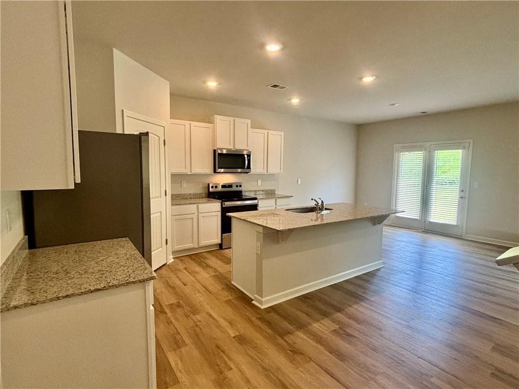 5 bedroom, 3 bathroom, 2,511 sq ft single family residence for rent at 2986 Daxton Lane, Gainesville, GA 30507 for $2,600 a month — photo 5