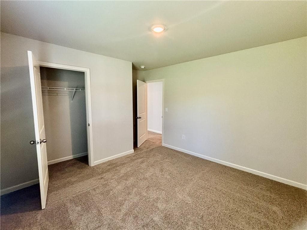 5 bedroom, 3 bathroom, 2,511 sq ft single family residence for rent at 2986 Daxton Lane, Gainesville, GA 30507 for $2,600 a month — photo 9