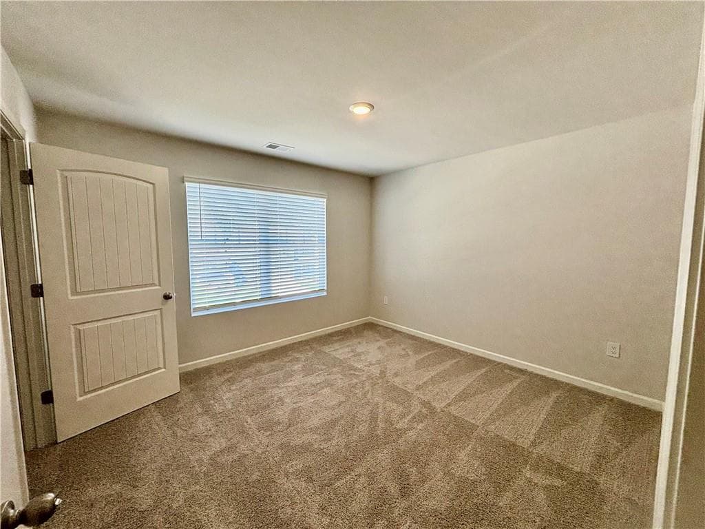 5 bedroom, 3 bathroom, 2,511 sq ft single family residence for rent at 2986 Daxton Lane, Gainesville, GA 30507 for $2,600 a month — photo 10