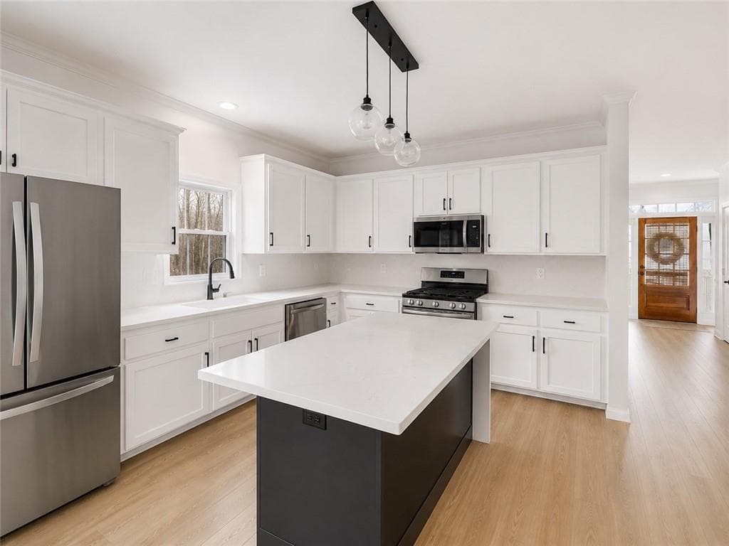 4 bedroom, 4 bathroom, 2,644 sq ft single family residence for rent at 150 Mountain Vista Boulevard, Canton, GA 30115 for $2,695 a month — photo 9