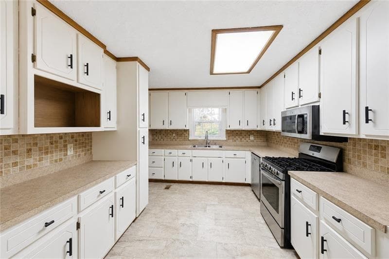 4 bedroom, 3 bathroom, 3,289 sq ft single family residence for sale at 261 Clayton Trail, Canton, GA 30114 — photo 8