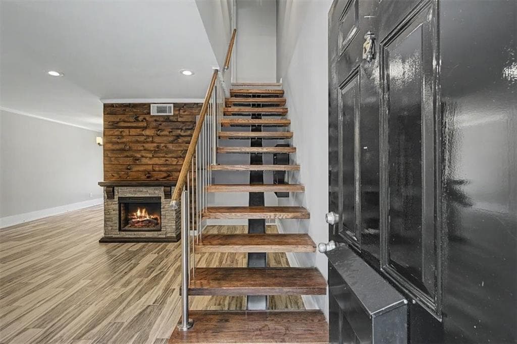 2 bedroom, 2 bathroom, 1,108 sq ft condominium for sale at 136 Peachtree Memorial Drive RI 5, Atlanta, GA 30309 — photo 3