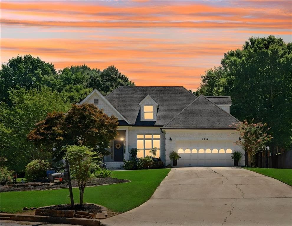 4 bedroom, 3 bathroom, 2,269 sq ft single family residence under contract at 5780 Elm Tree Drive, Buford, GA 30518 — photo 2