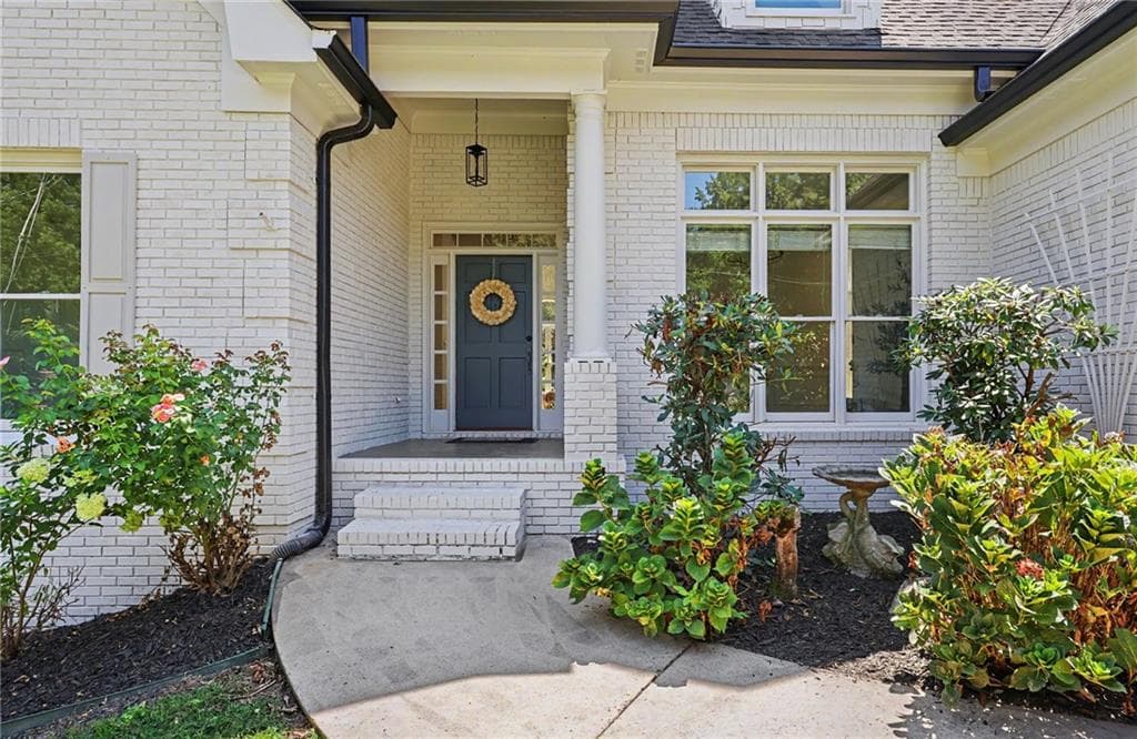 4 bedroom, 3 bathroom, 2,269 sq ft single family residence under contract at 5780 Elm Tree Drive, Buford, GA 30518 — photo 3