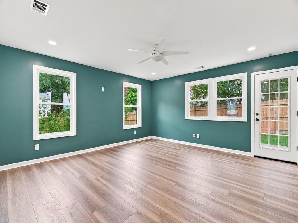 2 bedroom, 3 bathroom, 1,240 sq ft townhouse for sale at 4290 Lehaven Circle, Tucker, GA 30084 — photo 7
