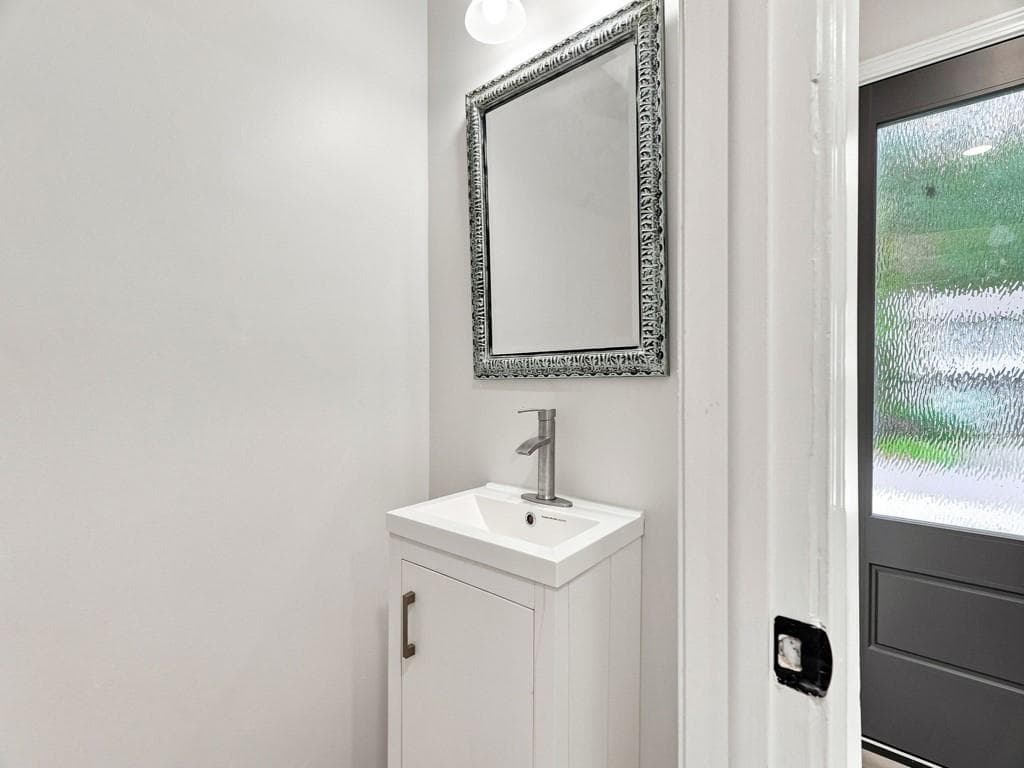 2 bedroom, 3 bathroom, 1,240 sq ft townhouse for sale at 4290 Lehaven Circle, Tucker, GA 30084 — photo 10