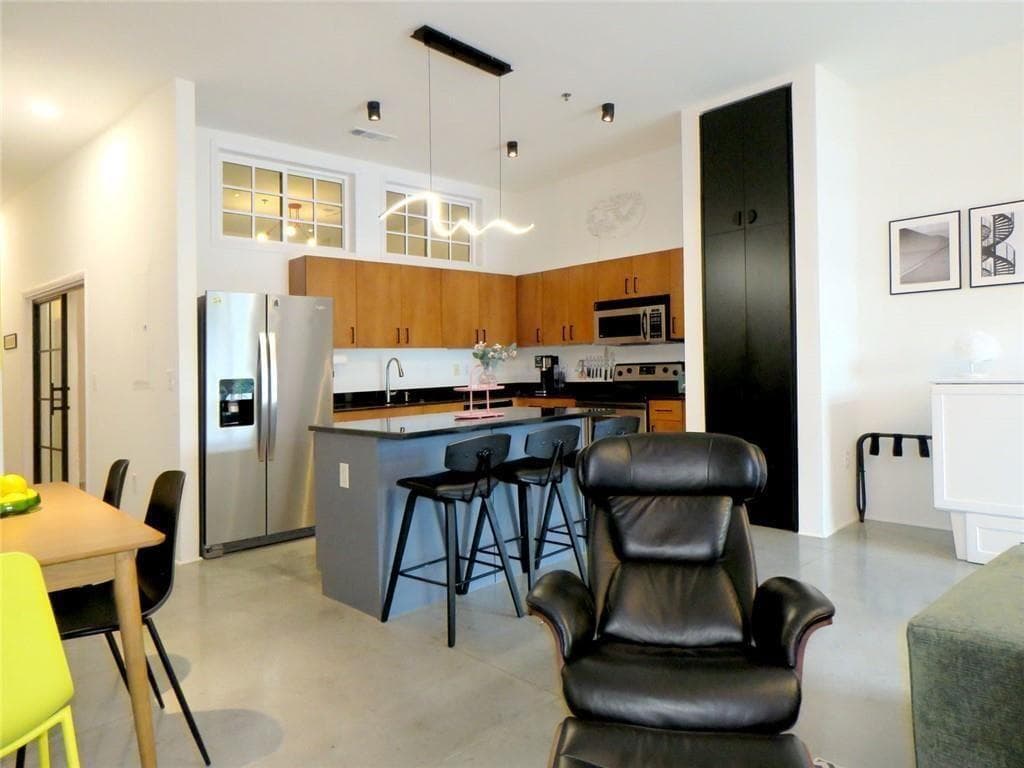 1 bedroom, 2 bathroom, 960 sq ft condominium for sale at 560 Dutch Valley Road 2407, Atlanta, GA 30324 — photo 5