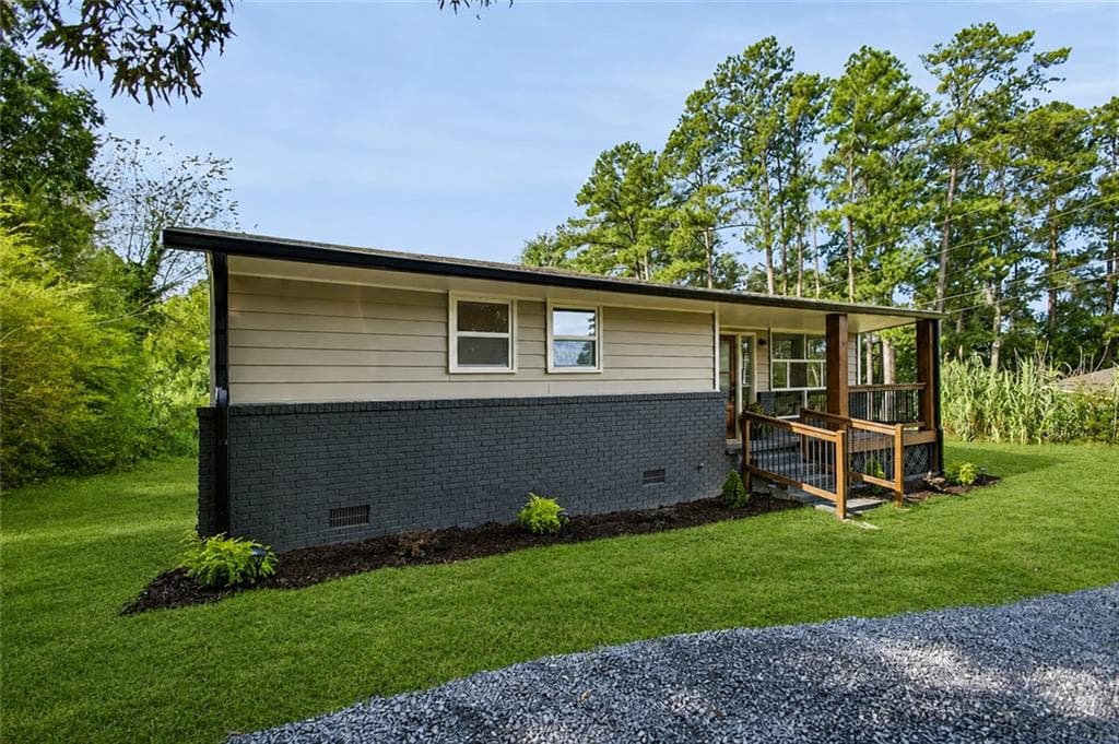 4 bedroom, 2 bathroom, 1,630 sq ft single family residence for sale at 232 Tuck Street, Cedartown, GA 30125 — photo 2