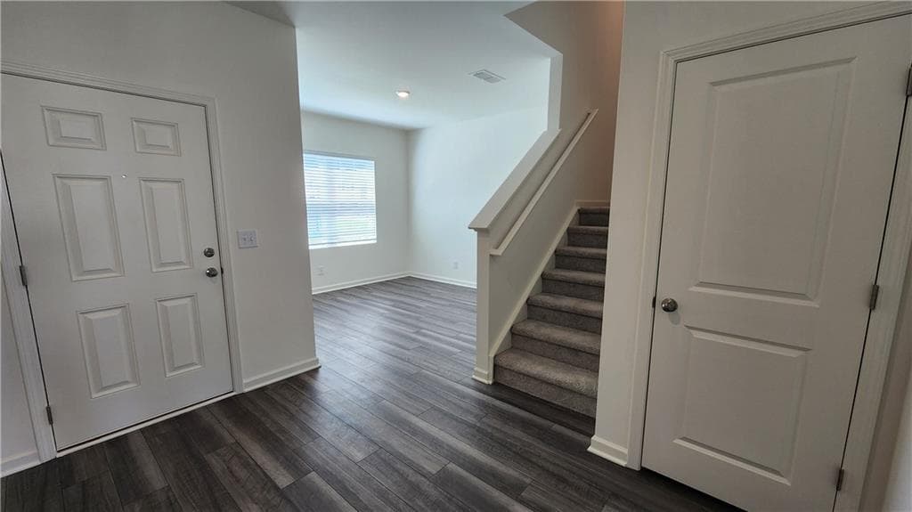 5 bedroom, 3 bathroom, 2,722 sq ft single family residence under contract at 781 Pesking Drive, Bethlehem, GA 30620 — photo 2
