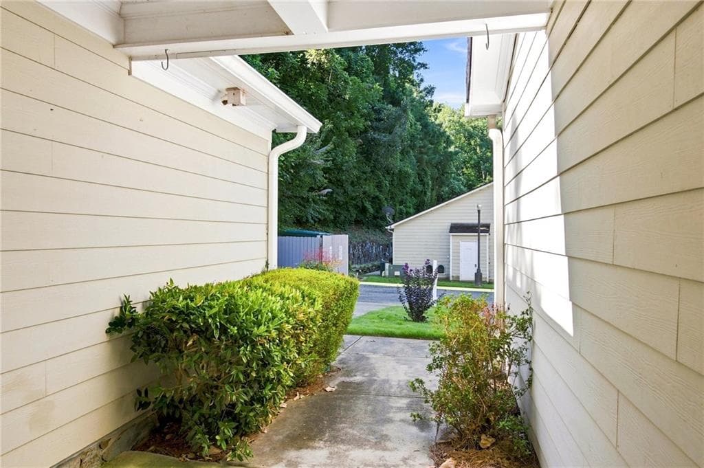 2 bedroom, 3 bathroom, 1,315 sq ft townhouse for sale at 311 Brookside Way, Canton, GA 30114 — photo 4
